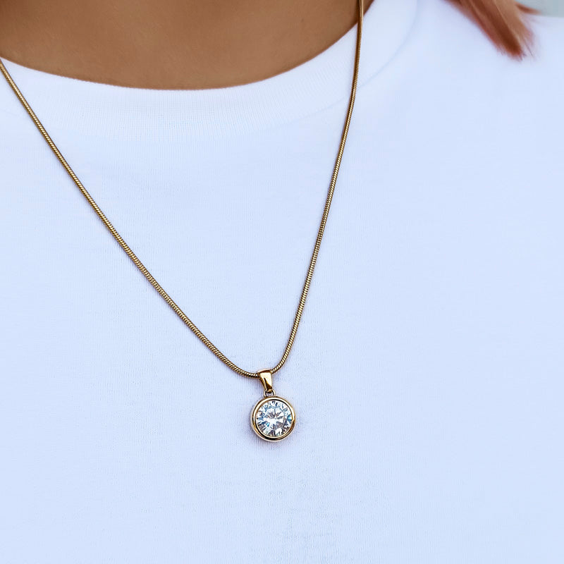 Sparkle Luna Pendant Necklace + Gift Ring (total value €874)